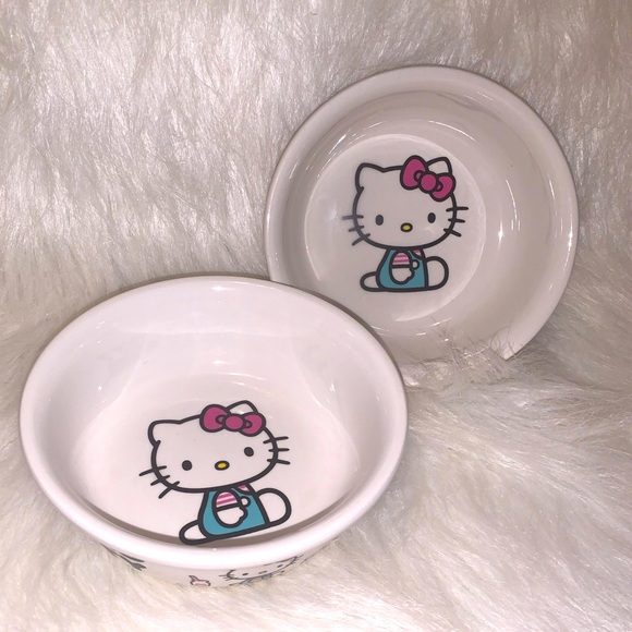 NEW!!! SET OF 2 HELLO KITTY PET BOWLS - Picture 1 of 6